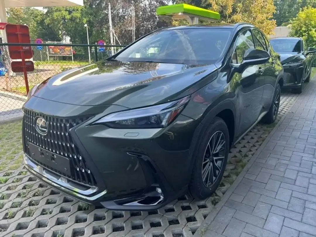 Lexus NX 450h+ - Thumbnail 10