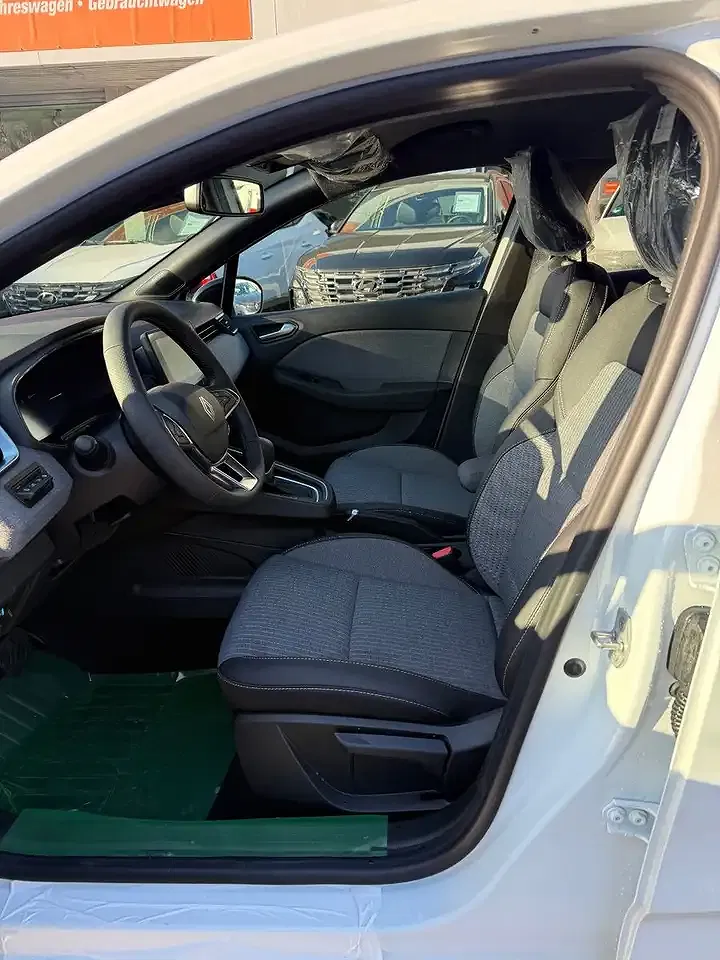 Renault Clio - Thumbnail 9