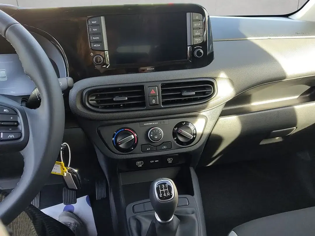 Hyundai i10 - Thumbnail 13
