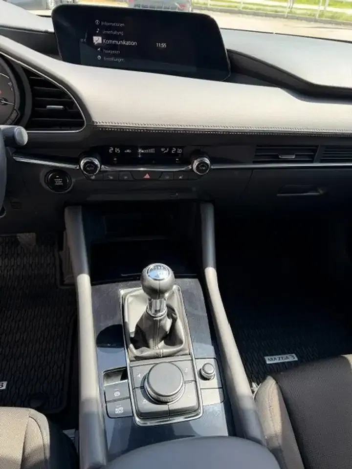 Mazda 3 - Thumbnail 11