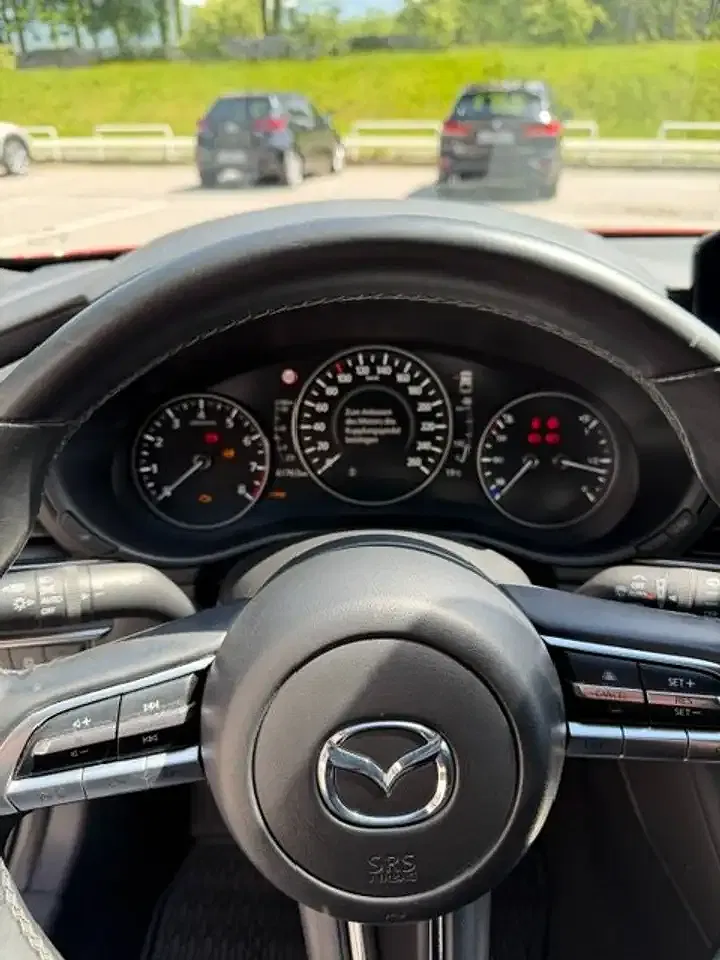 Mazda 3 - Thumbnail 12