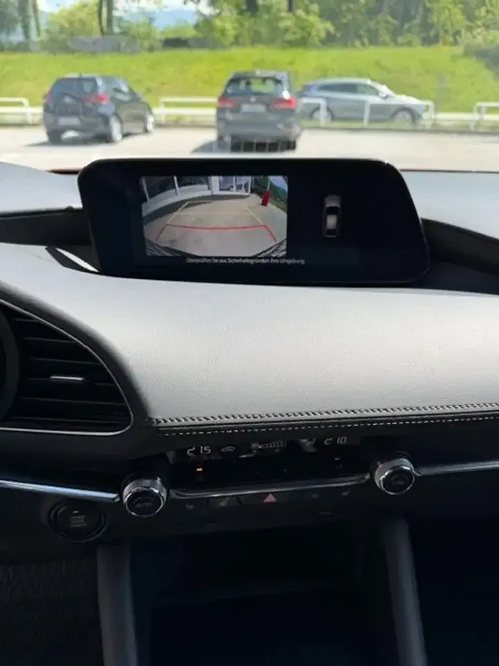 Mazda 3 - Thumbnail 13