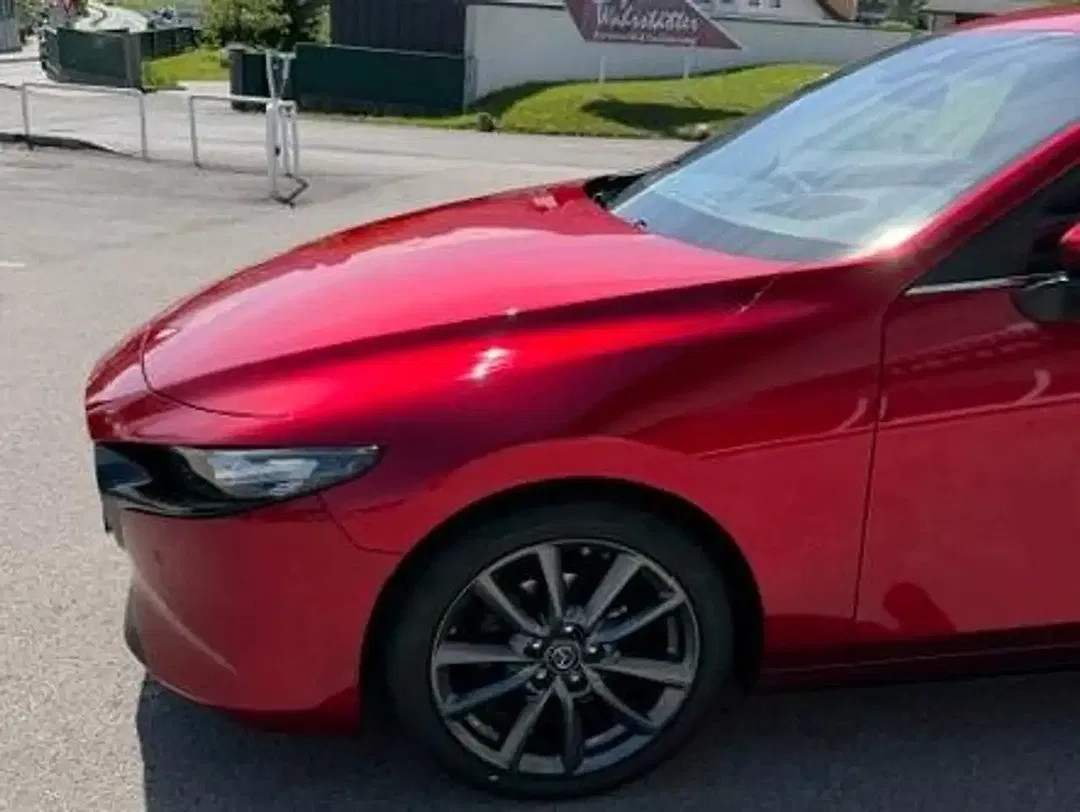 Mazda 3 - Thumbnail 4