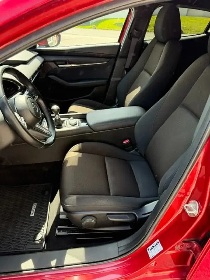 Mazda 3 - Thumbnail 9
