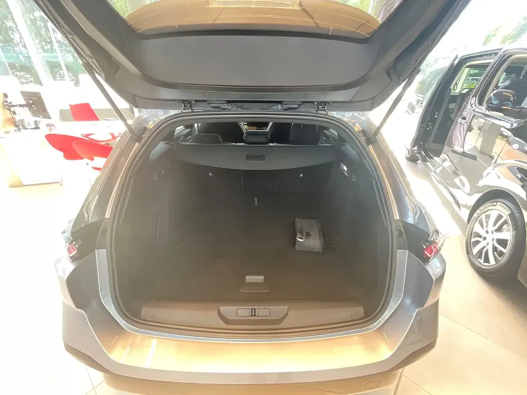 Peugeot 308 - Thumbnail 9