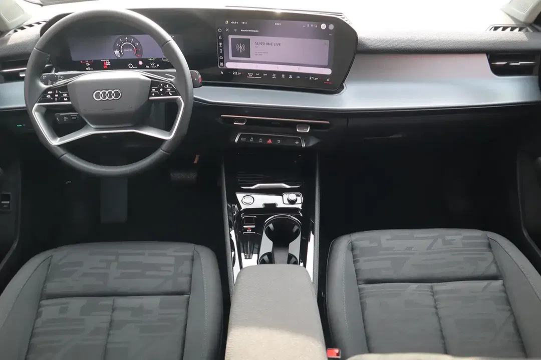 Audi Q3 - Thumbnail 12