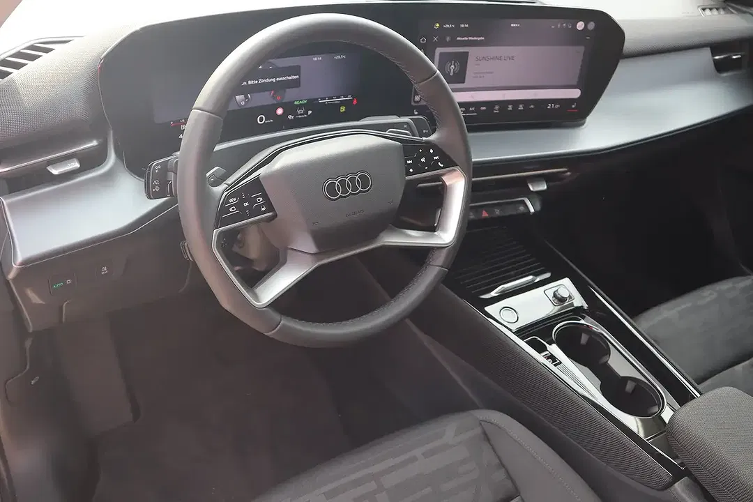 Audi Q3 - Thumbnail 8
