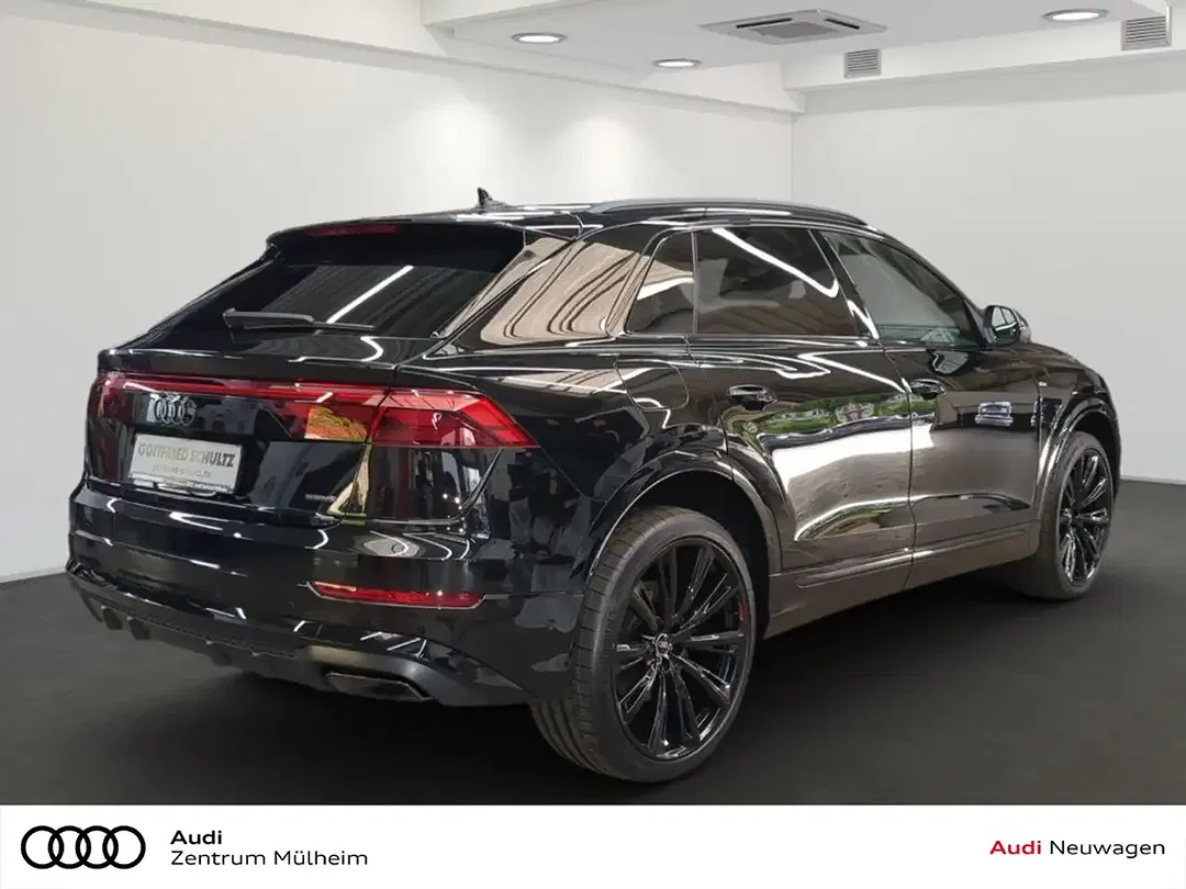 Audi Q8 - Thumbnail 3