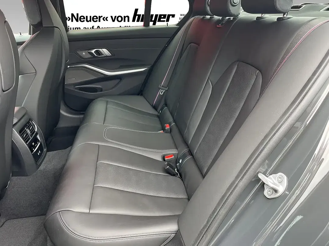 BMW M3 - Thumbnail 6