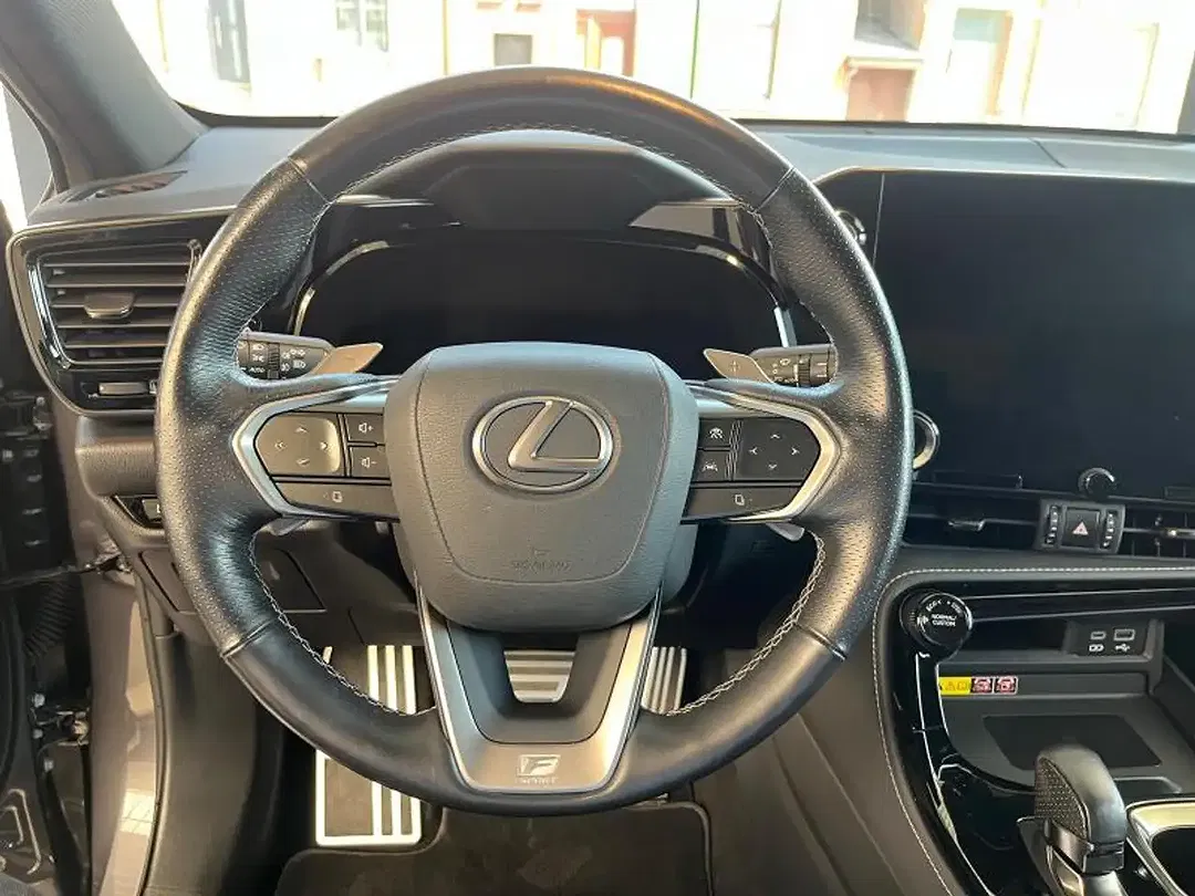 Lexus NX 450h+ - Thumbnail 10