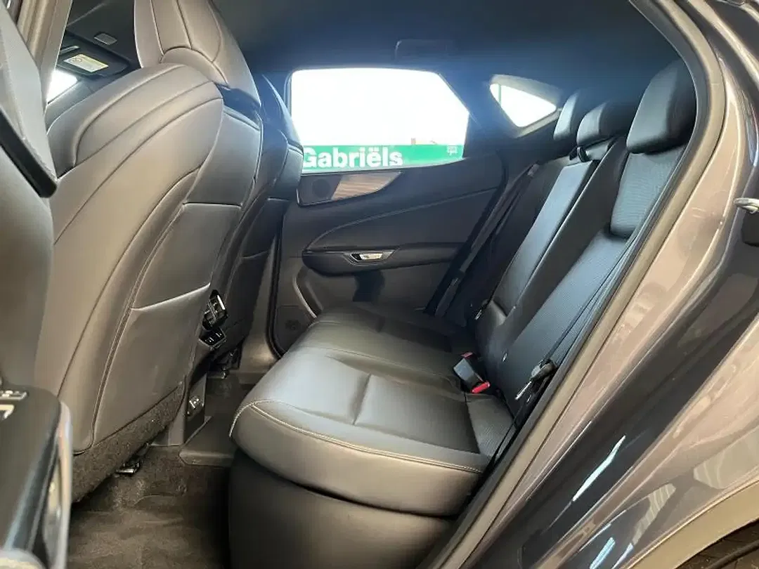 Lexus NX 450h+ - Thumbnail 14