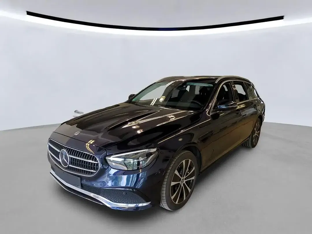 Mercedes-Benz E 300 - Thumbnail 2