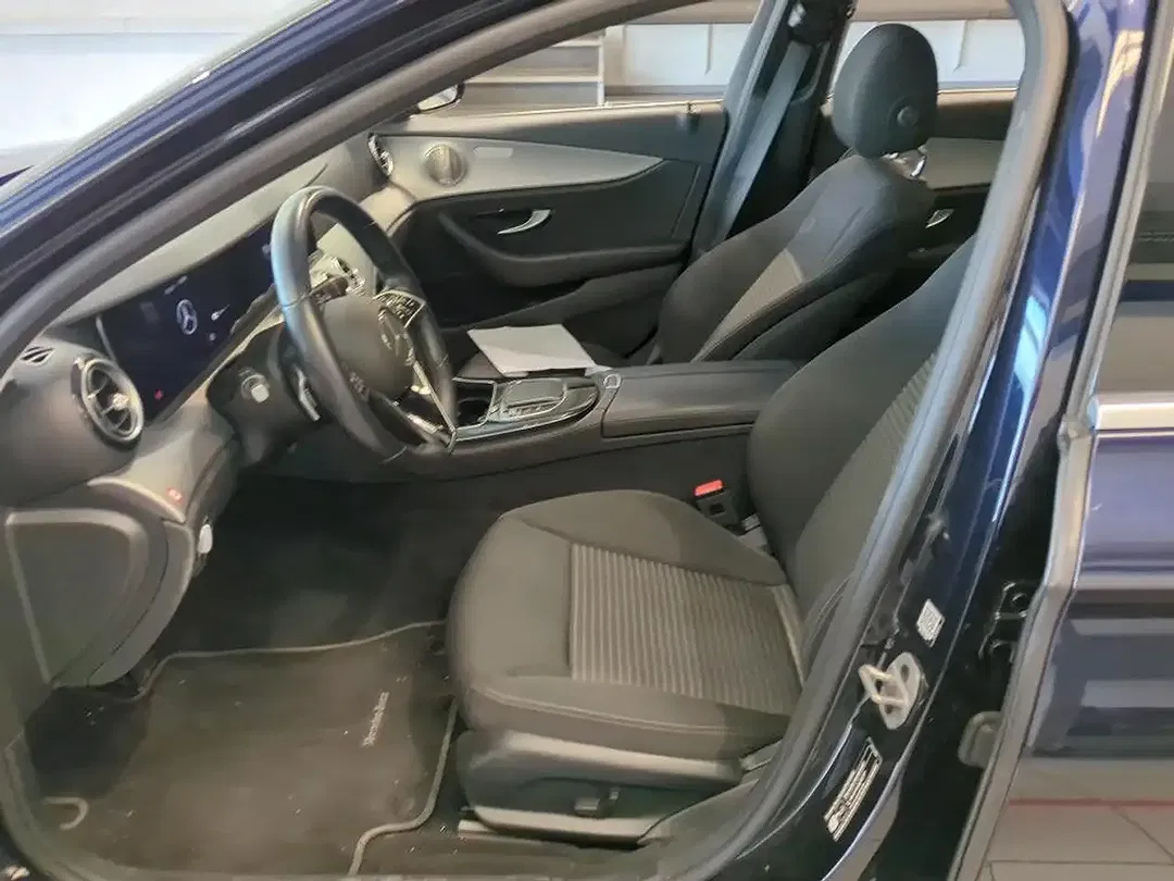 Mercedes-Benz E 300 - Thumbnail 8