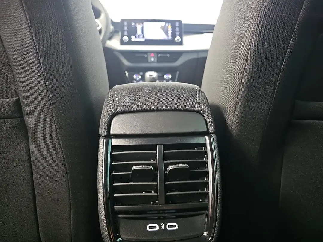 Skoda Kamiq - Thumbnail 6
