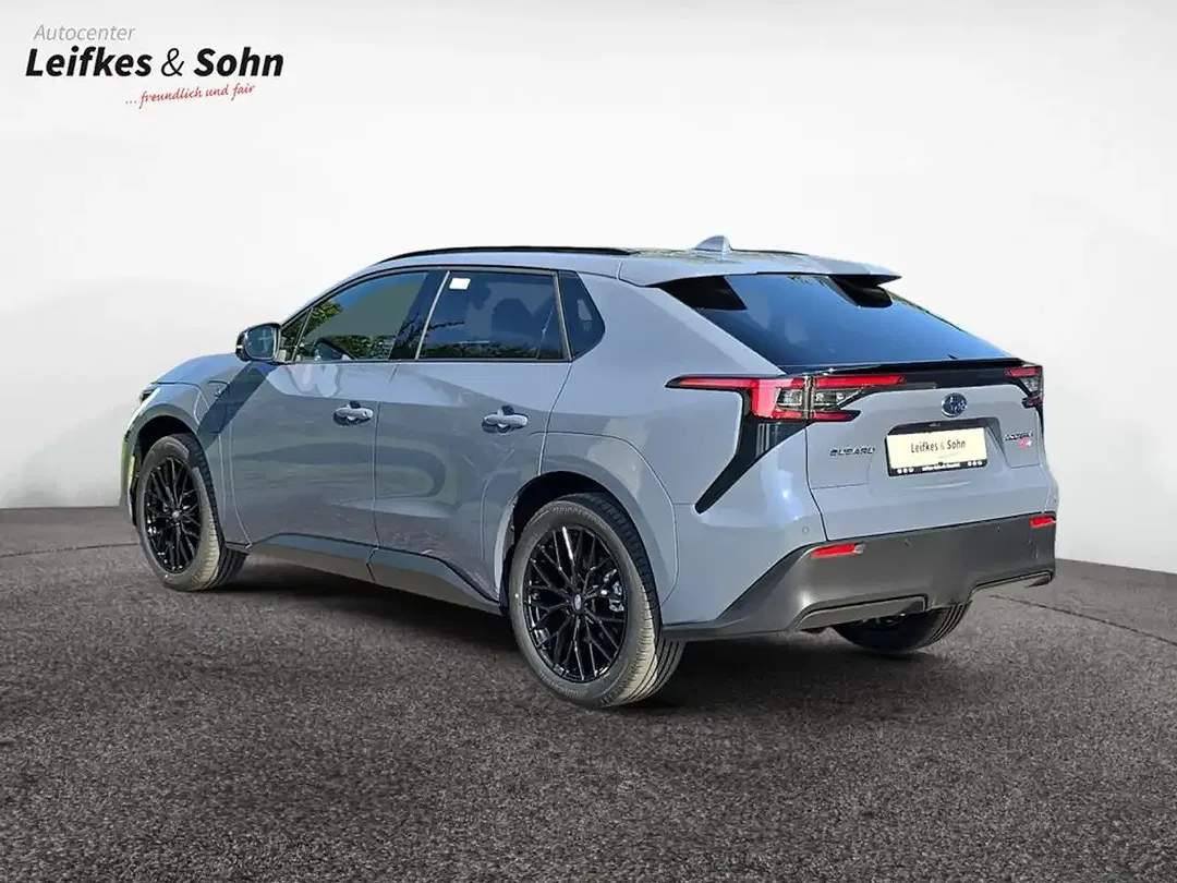 Subaru Solterra - Thumbnail 3