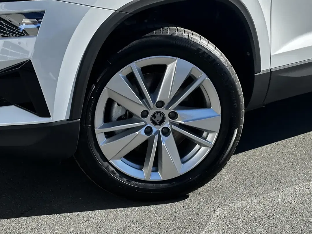 Skoda Karoq - Thumbnail 3