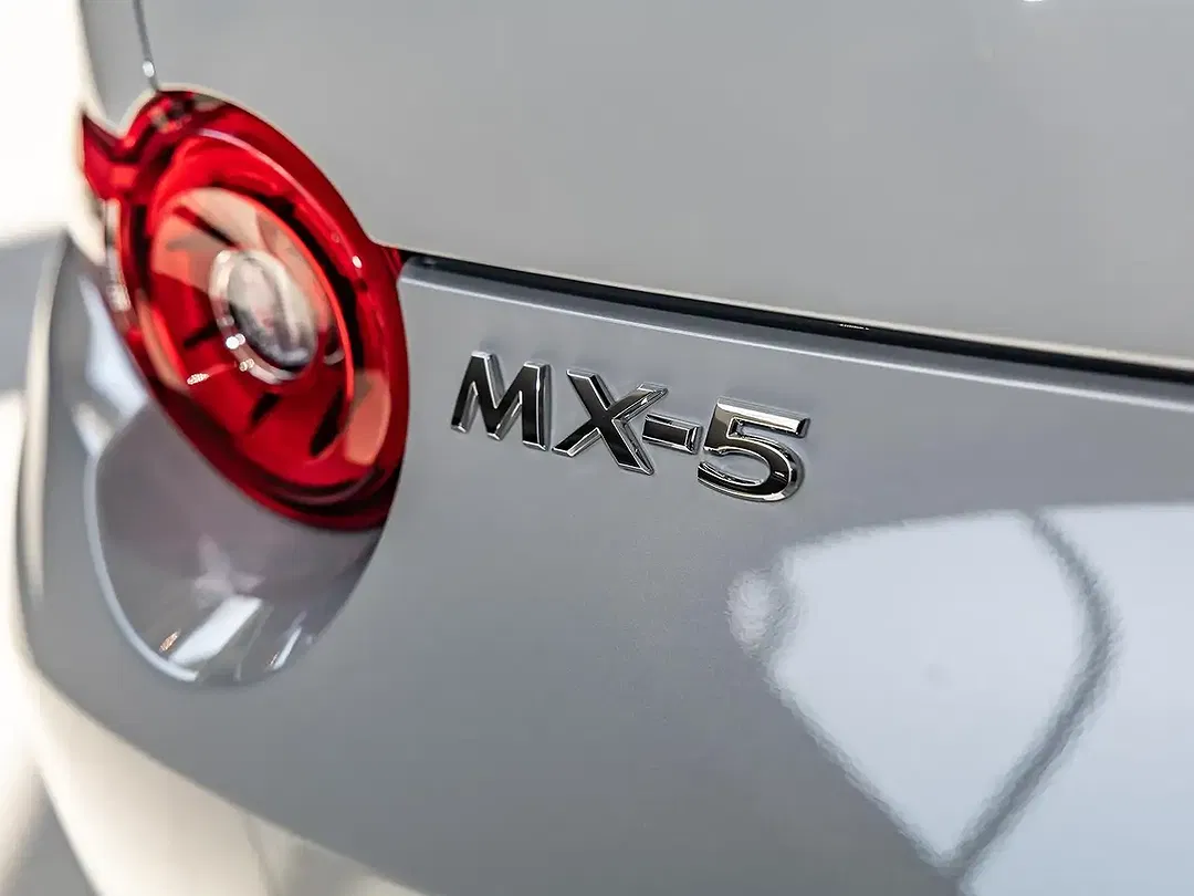 Mazda MX-5 - Thumbnail 11