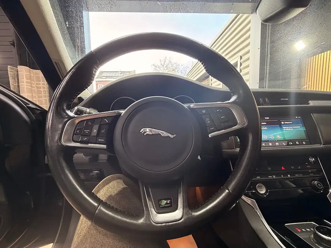 Jaguar XF - Thumbnail 14