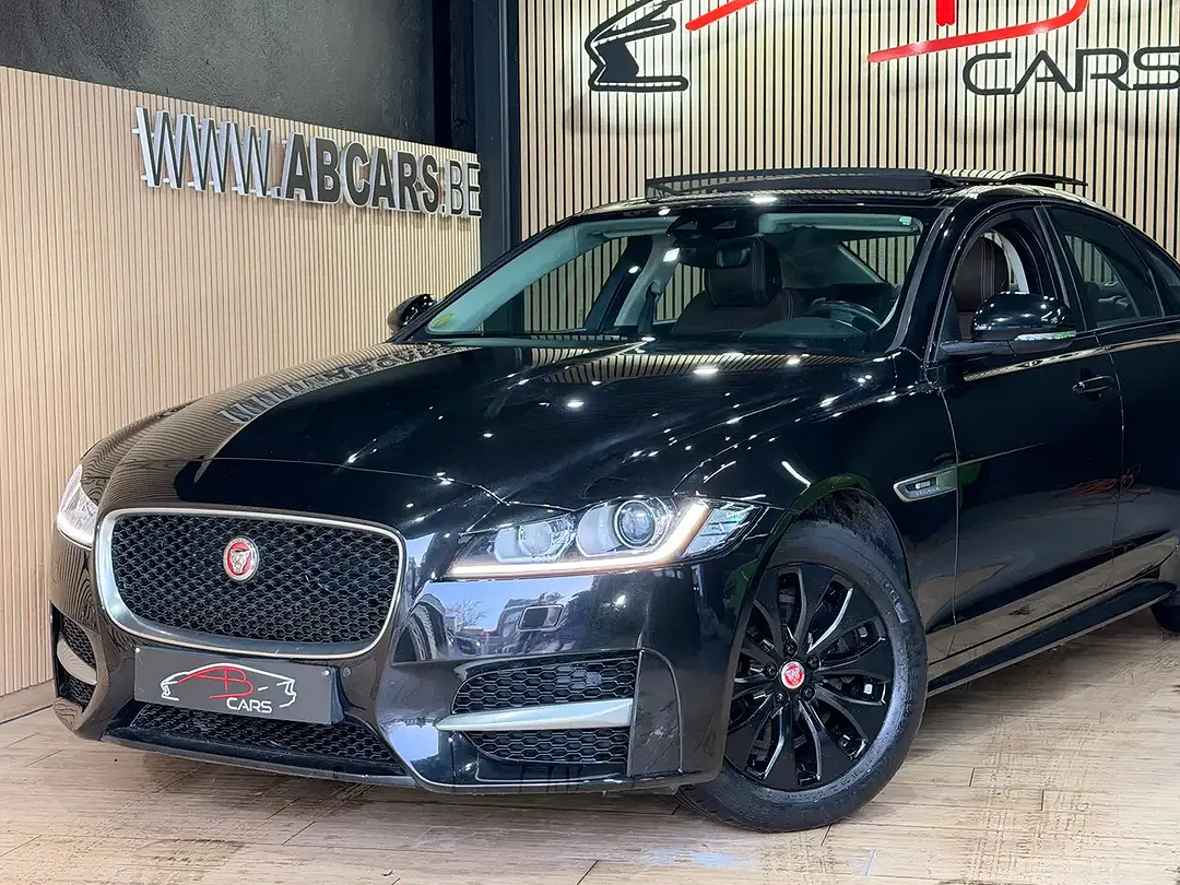 Jaguar XF - Thumbnail 4