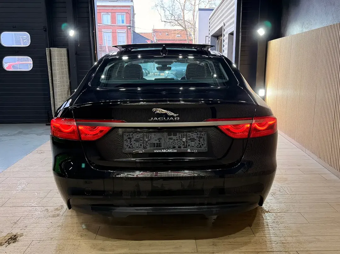 Jaguar XF - Thumbnail 7