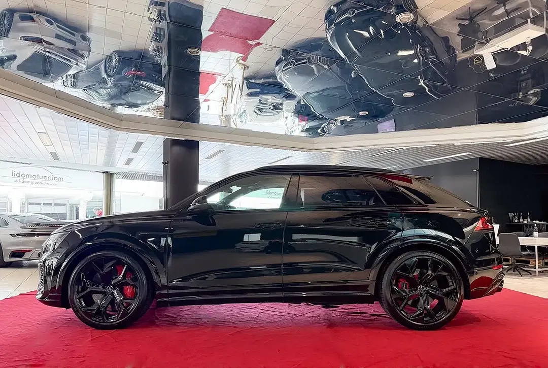 Audi RS Q8 - Thumbnail 4