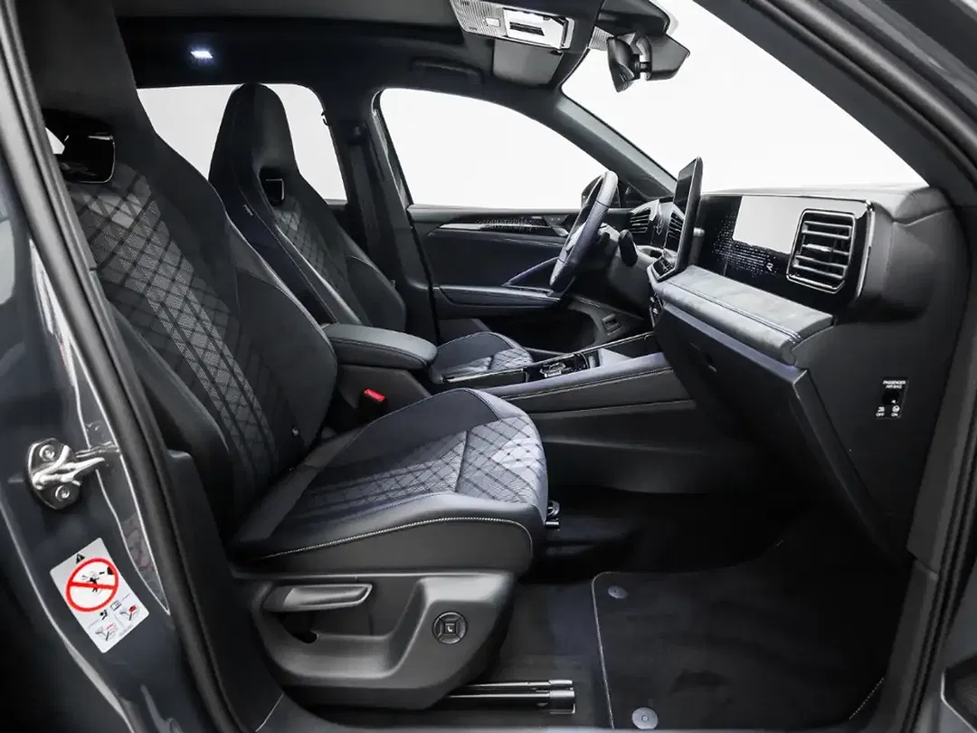 Volkswagen Tiguan - Thumbnail 12