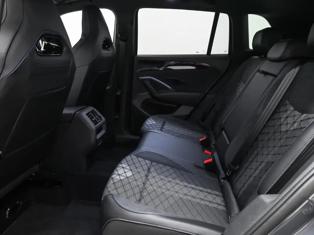 Volkswagen Tiguan - Thumbnail 13