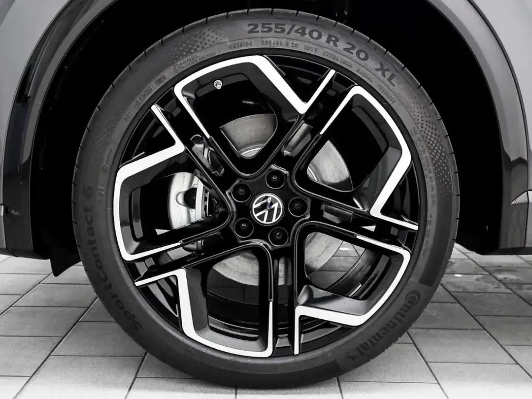 Volkswagen Tiguan - Thumbnail 2