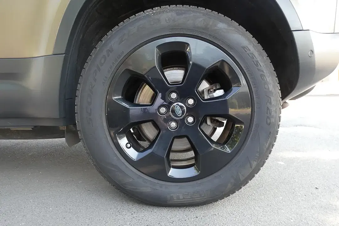 Land Rover Defender - Thumbnail 9