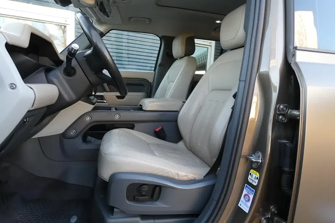 Land Rover Defender - Thumbnail 10