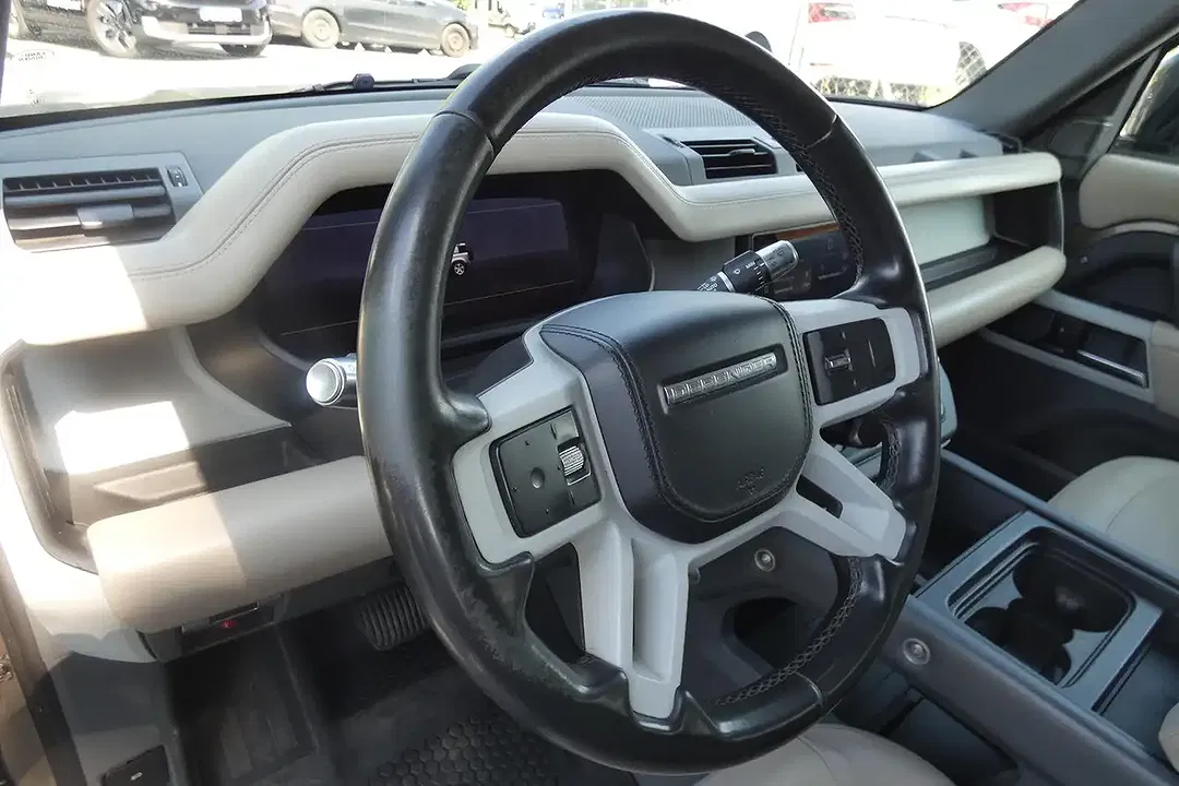 Land Rover Defender - Thumbnail 11
