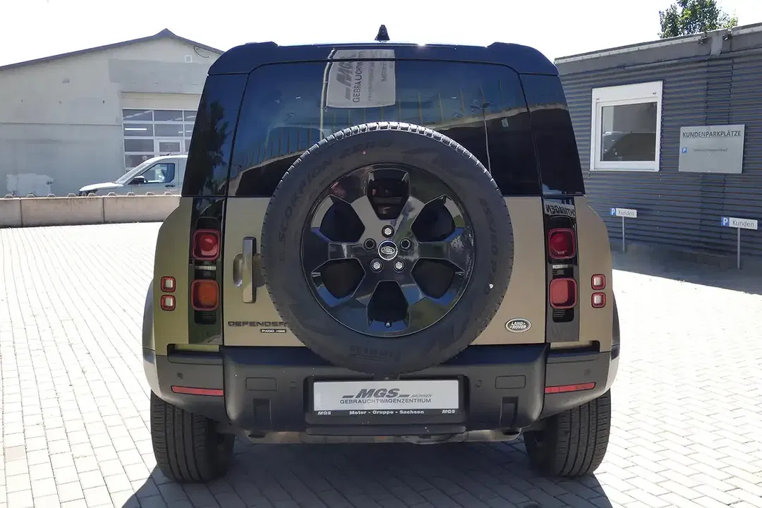 Land Rover Defender - Thumbnail 6