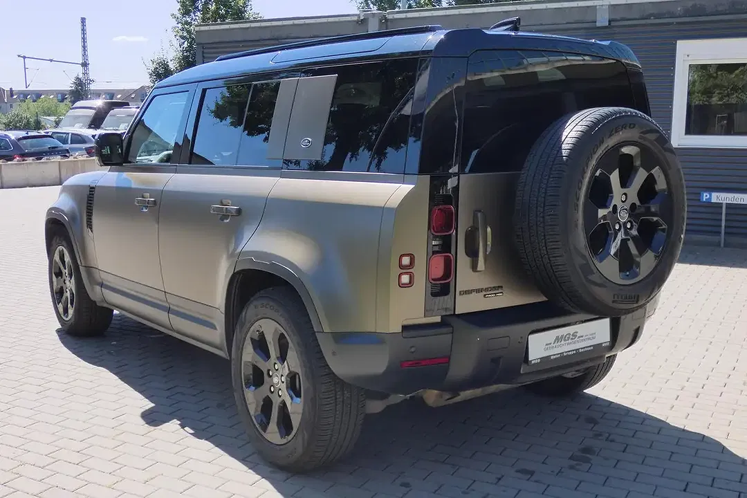 Land Rover Defender - Thumbnail 7