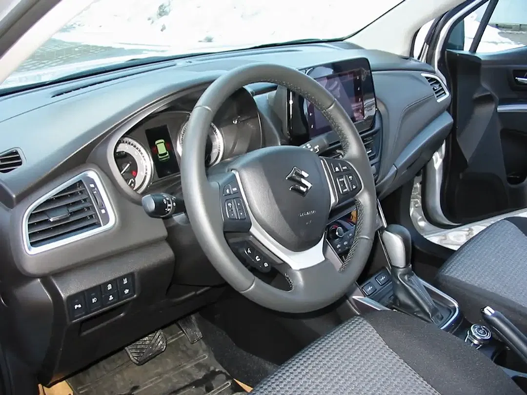 Suzuki S-Cross - Thumbnail 12