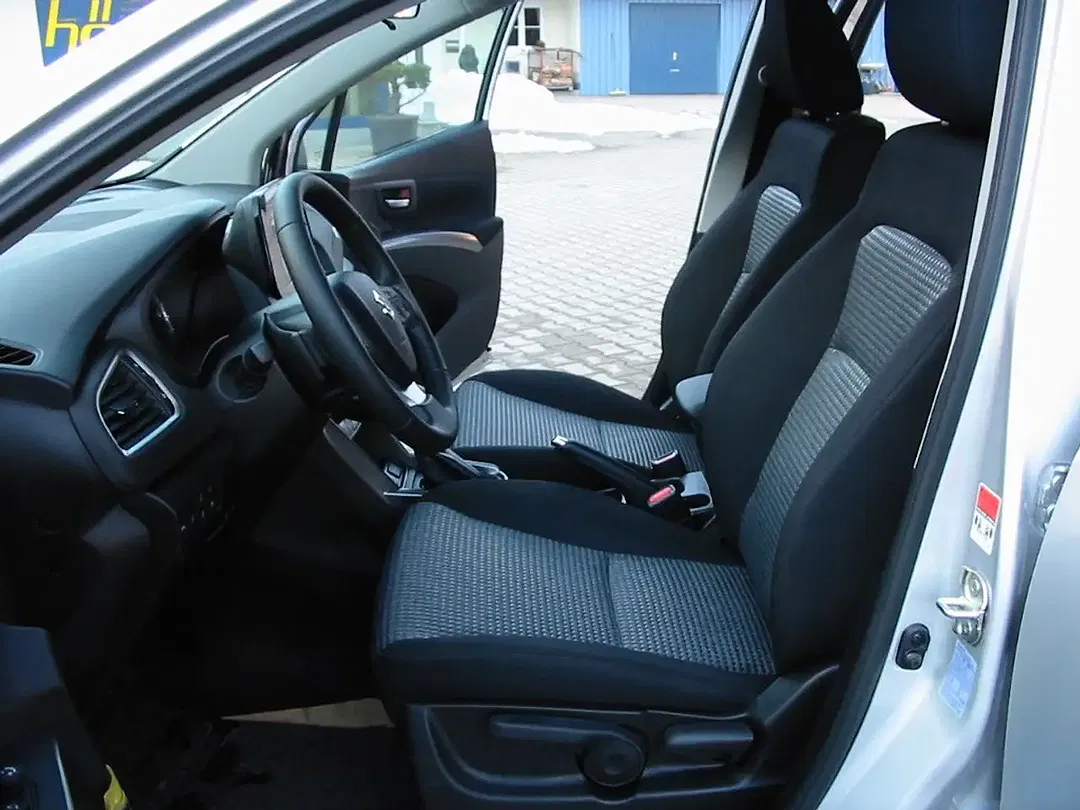 Suzuki S-Cross - Thumbnail 17