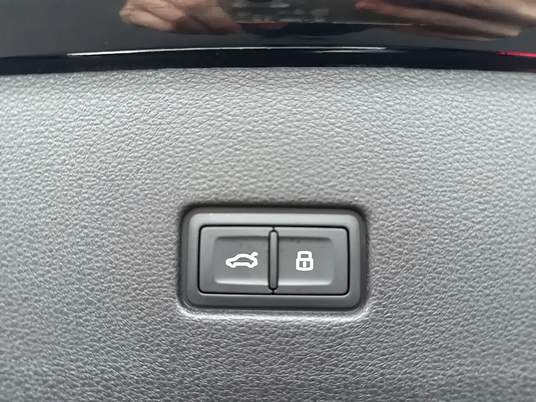 Audi Q8 - Thumbnail 15