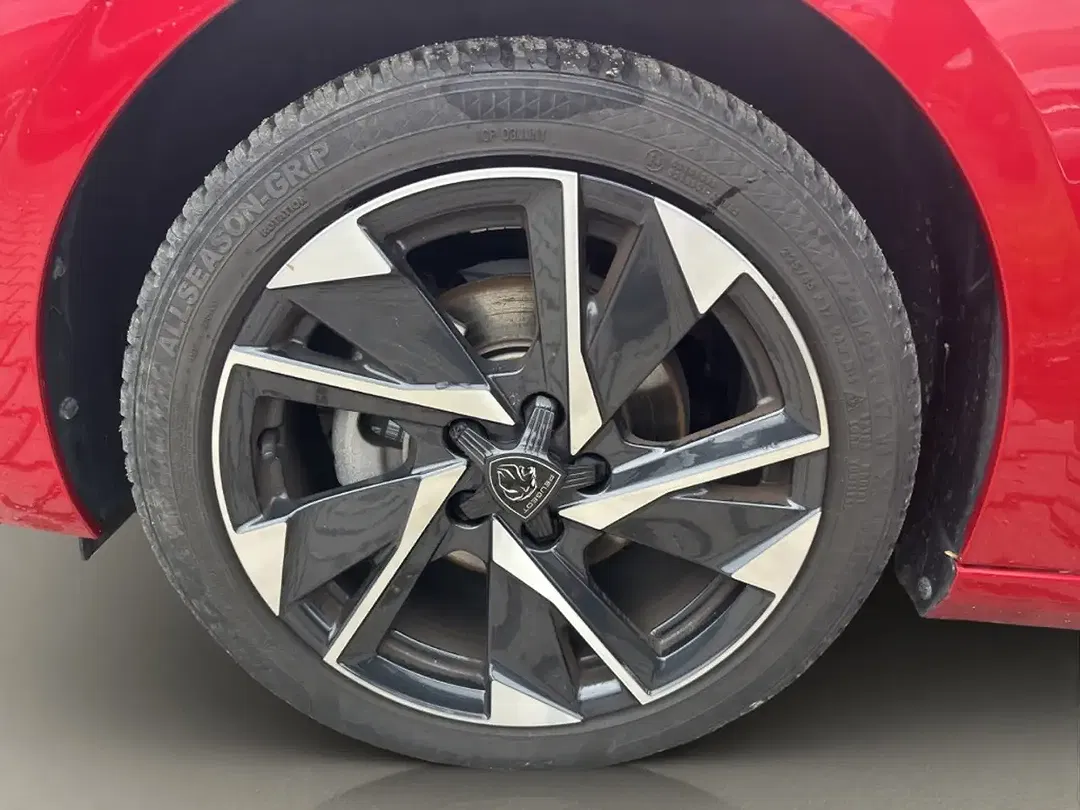 Peugeot 308 - Thumbnail 11