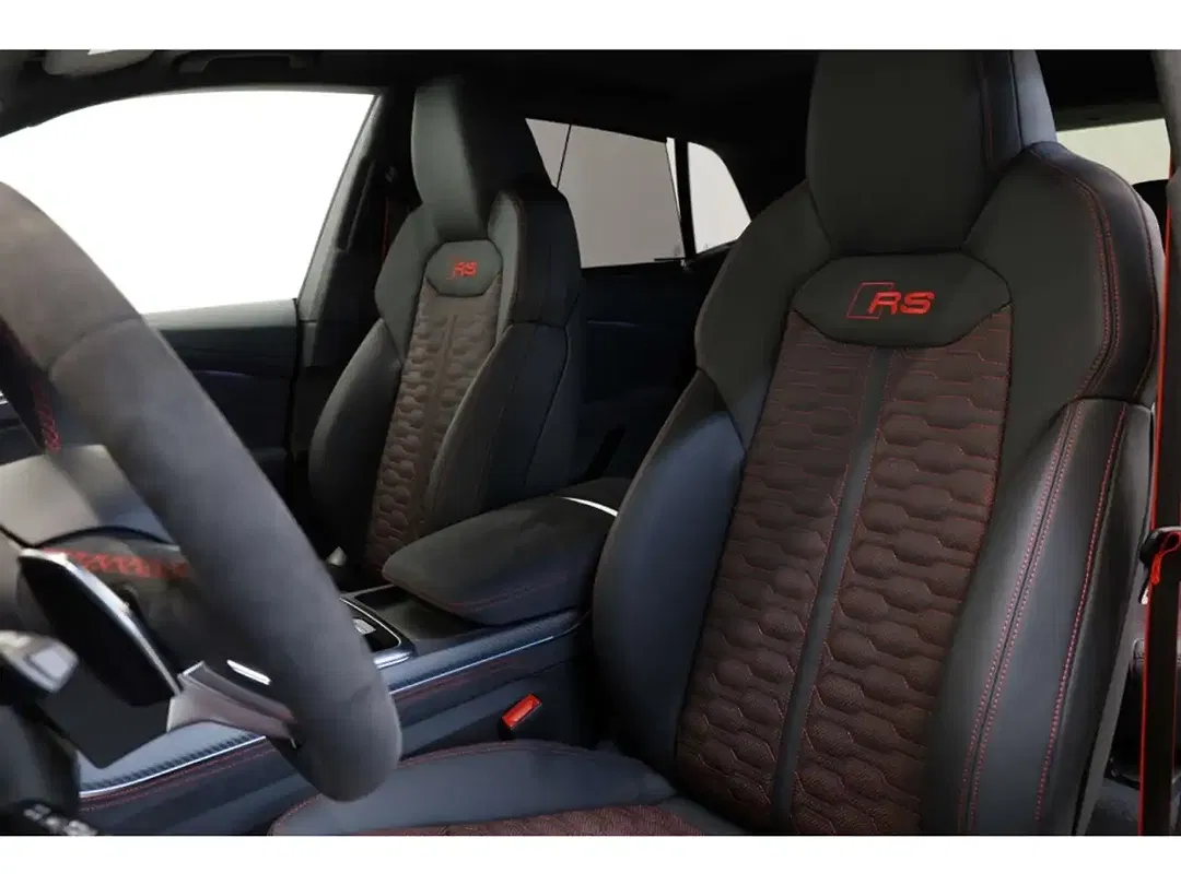 Audi RS Q8 - Thumbnail 9