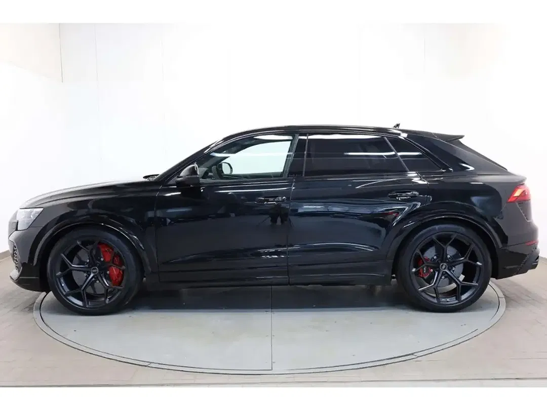 Audi RS Q8 - Thumbnail 4