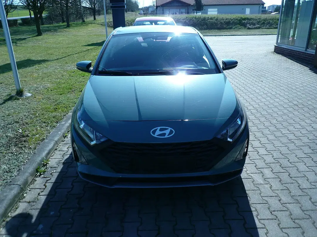 Hyundai i20 - Thumbnail 2