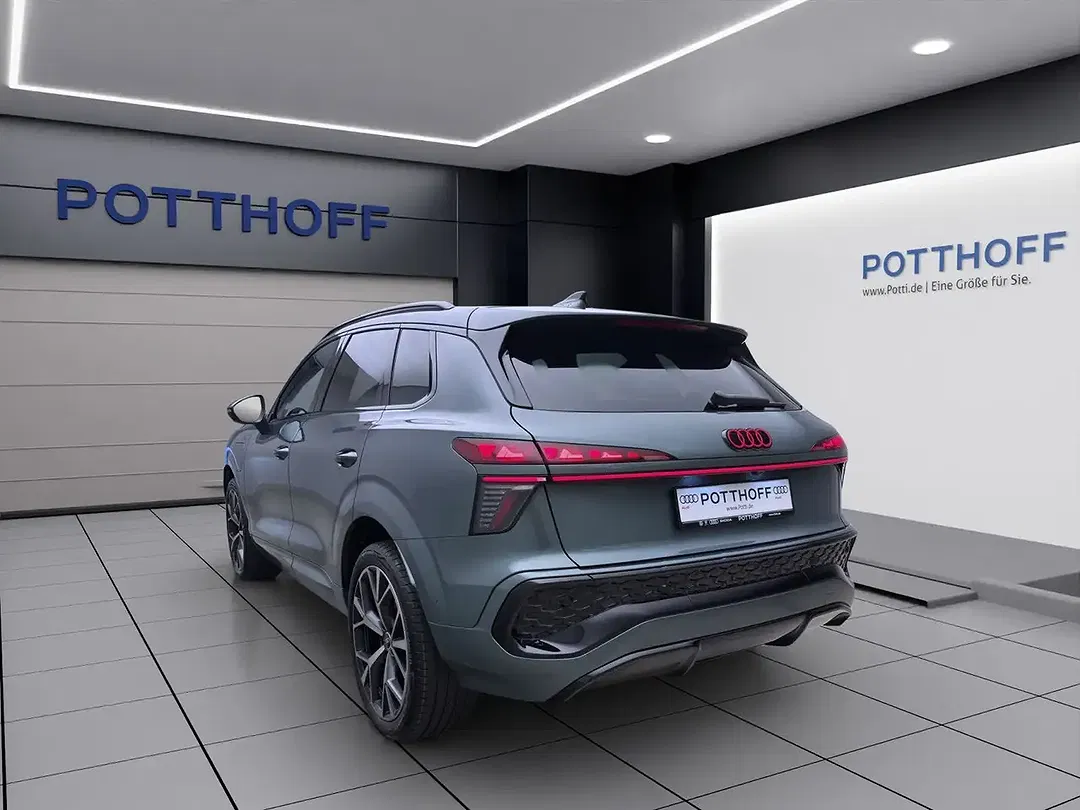 Audi Q3 - Thumbnail 3