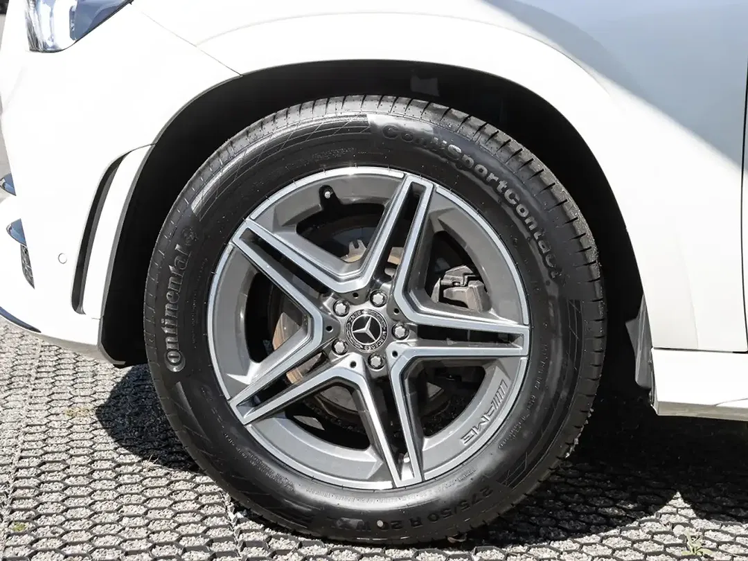 Mercedes-Benz GLE 580 - Thumbnail 10