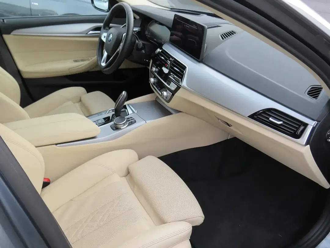 BMW 520 - Thumbnail 10