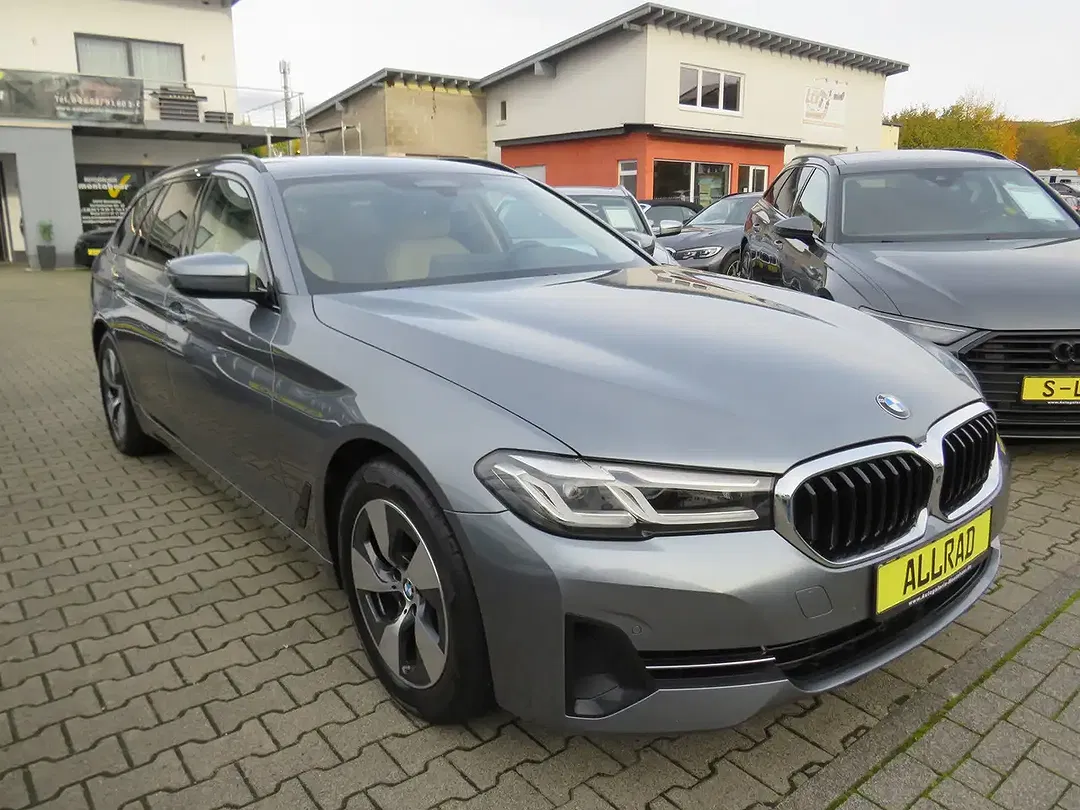 BMW 520 - Thumbnail 4