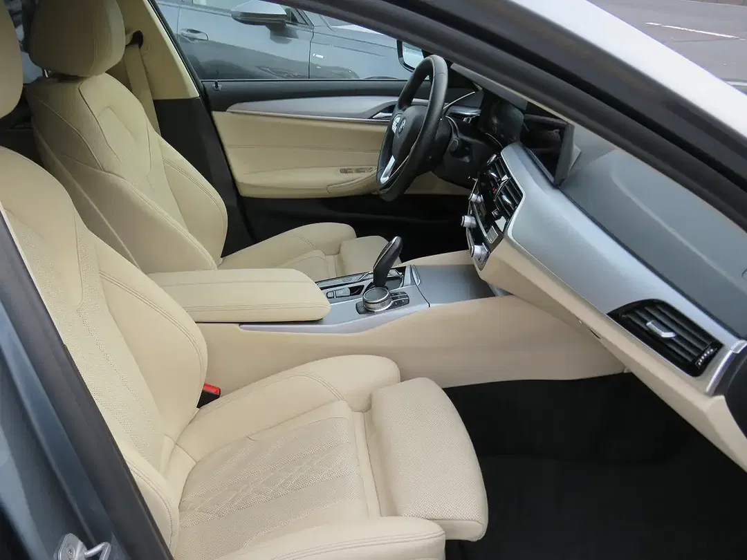 BMW 520 - Thumbnail 9