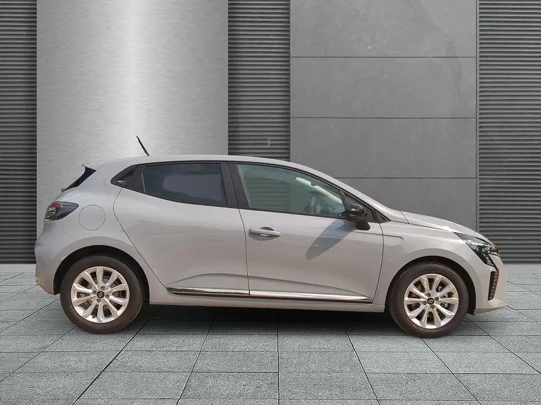 Renault Clio - Thumbnail 2