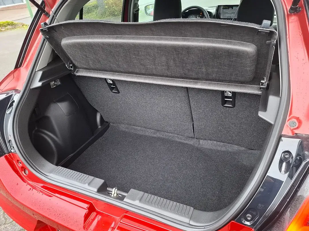 Suzuki Swift - Thumbnail 8