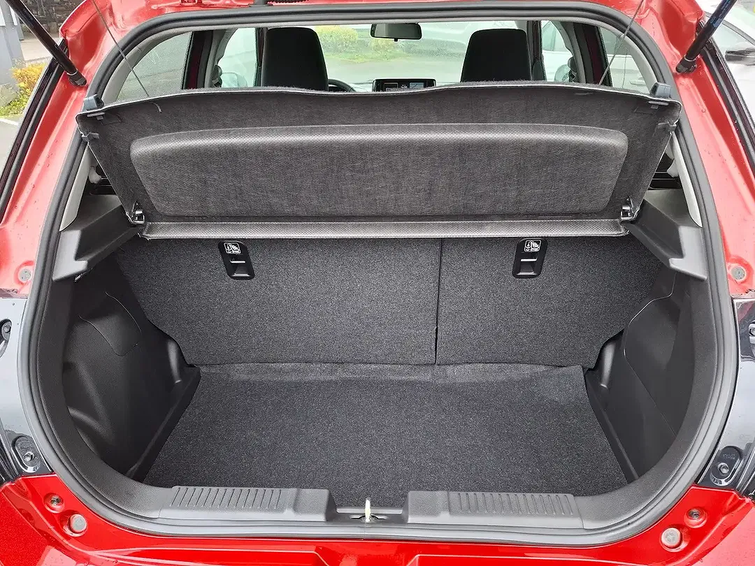 Suzuki Swift - Thumbnail 9