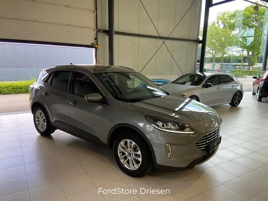 Ford Kuga - Thumbnail 3