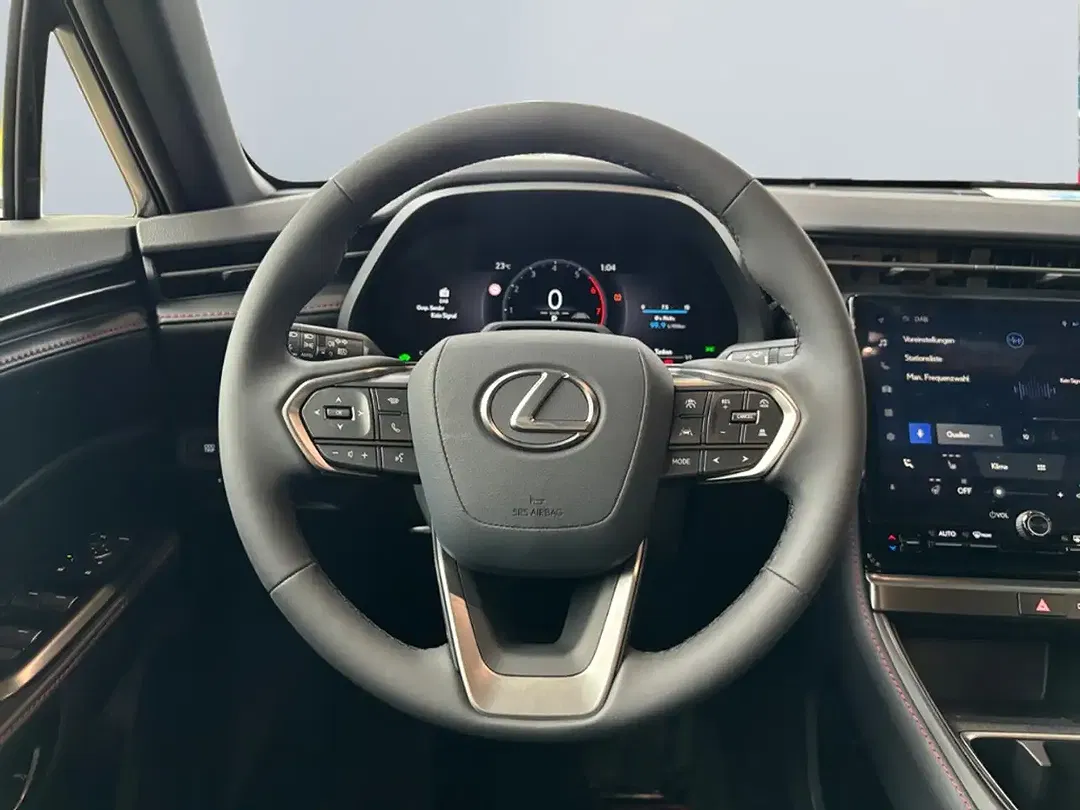 Lexus LBX - Thumbnail 10